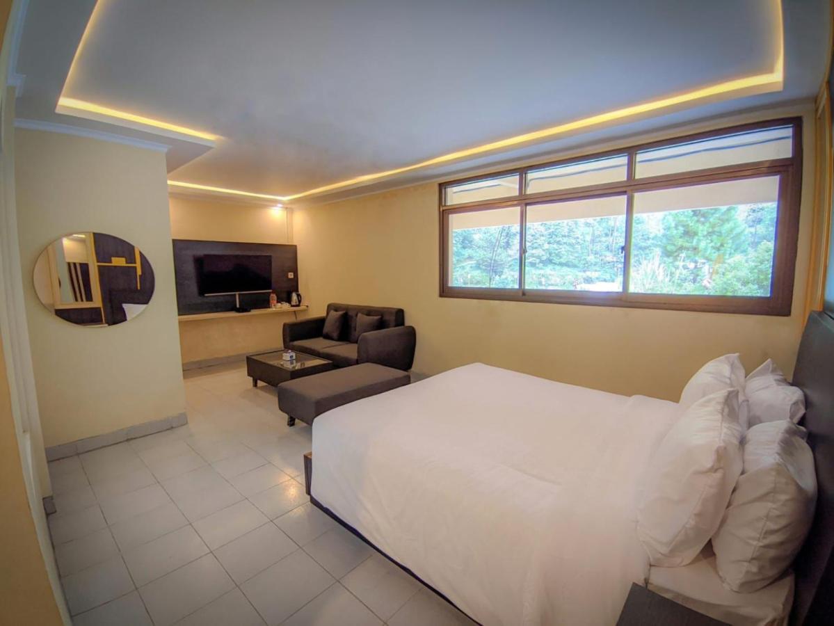 Hotel Guci Kencana Jaya Tuwel Exterior photo